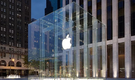 比买iphone手机更主要的，，，，是逛苹果的地标